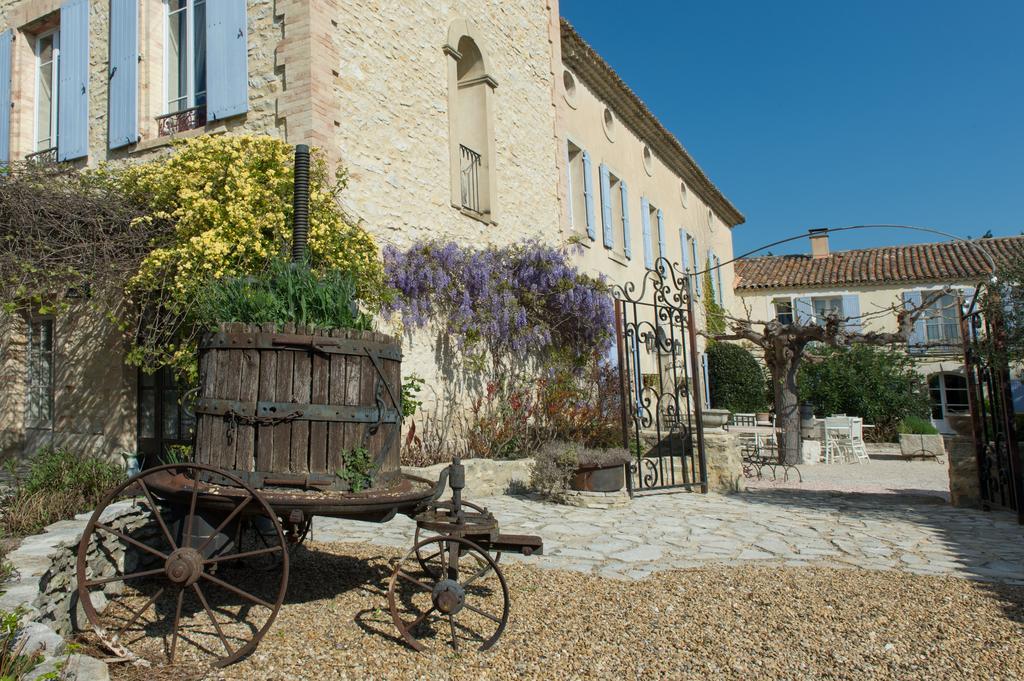 Les Carmes And Spa Hotel Le Thor Exterior photo